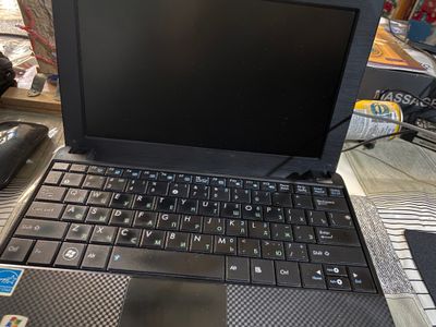 Netbook ASUS 2 ta oq va qora, hamma joyi ishaydi, Arzon narxda