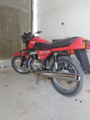 Motosekl Yava juda yangi holatda