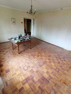 Продаётся пол Паркет размер 60×60 см в хорошем состоянии !!!