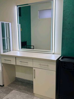 Srochna Salon uchun oyna sotiladi!