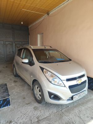 Chevrolet Spark mexanika sotiladi