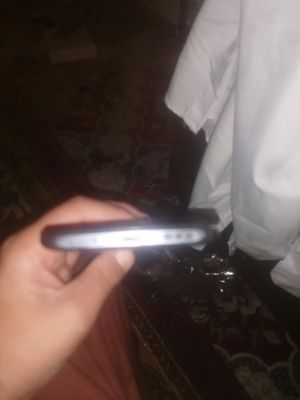 telefon zo'r sal batareykasi shishgan qo'ygani zor