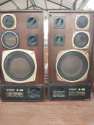 Колонки S90 б/у хорошем состоянии