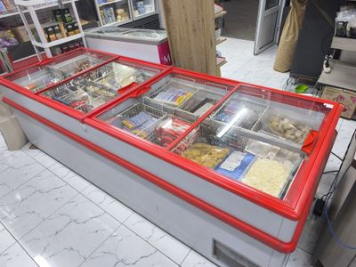 Морозильник ветрина . Отлично работает.
