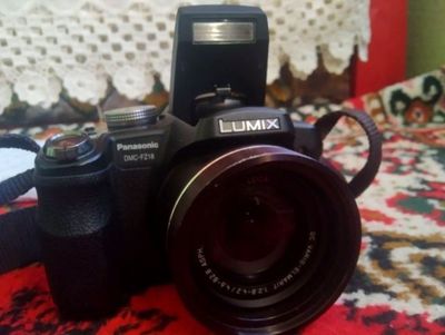 Fotoaparat Lumix pochti yangi