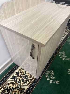 Kravat shkaf tumbochka sotiladi
