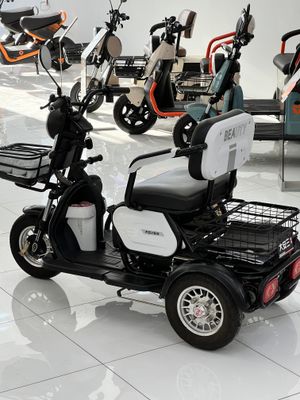3 oyoqlik skuter
