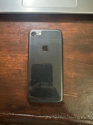 Iphone 7 сотилади. Ўзимиз тутганмиз