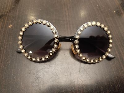 Очки Dior — круглая форма, украшены камнями, оригинал. Без коробки