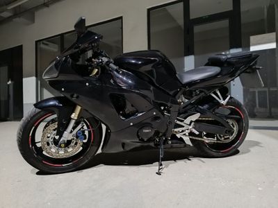 Yamaha R1 2001 года