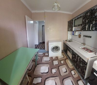 Срочно сдаётся 1/4/4 кв Метро Улугбек 300 y.e