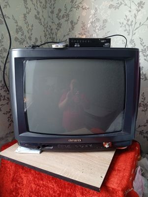 Телевизор с тюнер продаётся