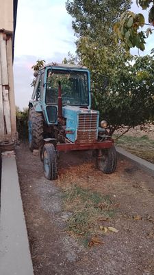 Traktor MTZ 80 sotiladi