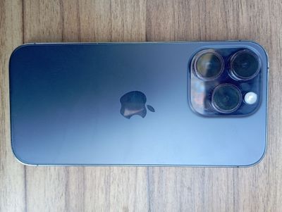 *iphone 14 pro :