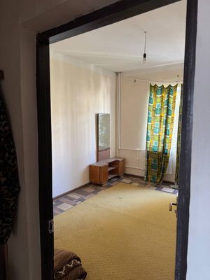 продается 2 комнатная квартира 57кв.м
