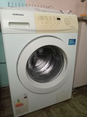 Стиральная машина марки Самсунг
