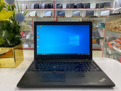 Lenovo thinkpad core i5 8/256 ssd holati zor matoviy korpusga ega