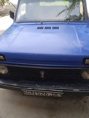 Niva sotiladi dakumeti yoq zapchastga dalaga minsa boladi mator zor