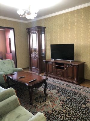 Госпитальный базар 3 х комнатная в аренду