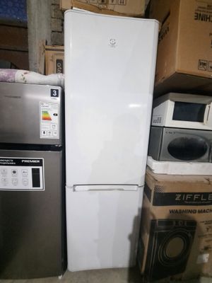 Продаётся холодильник INDESIT