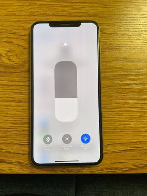XS max sotiladi srochna