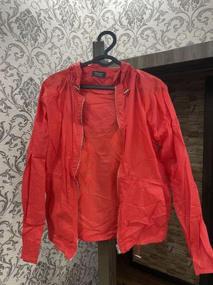 Ветровка/дождевик фирмы Zara