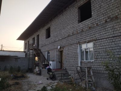 Продаётся дом Уртачирчик 7 соток 8 комнат