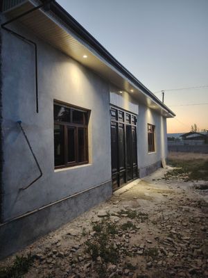 Yangi hayotda uy sotiladi 42.000$