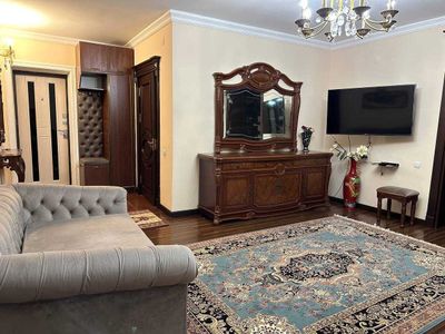 м.Космонавтов Интерпол ул.Ю.Раджаби 3-комн 1/4 80 м² ремонт меб/тех