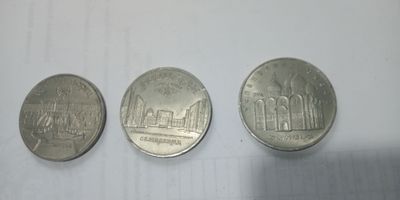 Юбилейные монеты продаю