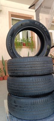 Kumho ecsta HS51 215/55/R17 94v