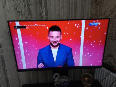 Продаётся телевизор Samsung UE43TU8500UCCE