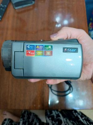 продаю видеокамеру и фотоапарат