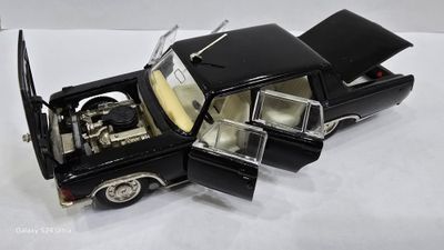 Продам модель автомобиля зил-117