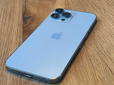 iPhone 13 pro Sierra blue