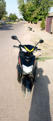 Скутер Бензин Kawasaki 150 m³