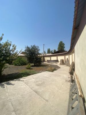 2,5 Sotx hovli sotiladi