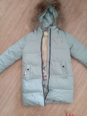 Продаю куртку для девочек