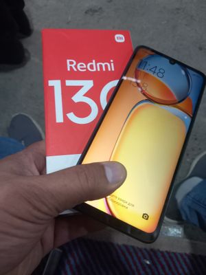 Redmi 13C holati ideal tiniq 128GB hotira 2 sim karta imeyka bo'gan.
