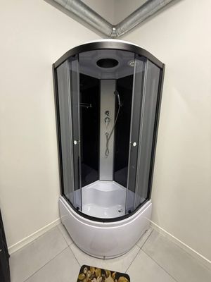 Абсолютно новый душовой кабина