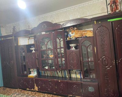 Yashash xonasi uchun mebel