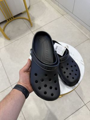 Стильные и удобные тапочки CROCS