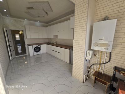 3 xona lik uy sotiladi sentr stamatologiyada