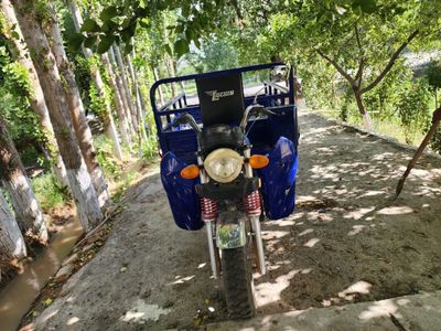 Lochin motosikl moto
