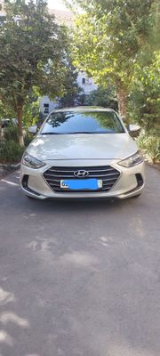 Hyundai elantra 2016 yil