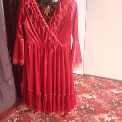 Umuman kiymagan kiyim yangi turibdi