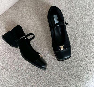Чёрные туфли от бренда Celine