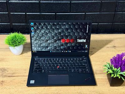 Lenovo ThinkPad X1 Carbon i7-10gen / 16 / 256 NVMe SSD M2 / 2K Экран