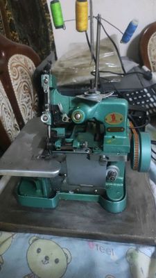Overlok tikuv mashinasi