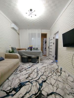 Сдаётся 2/2/4,массив Ялангач, ор-р 187 школа, пл. раздельная, еврорем.